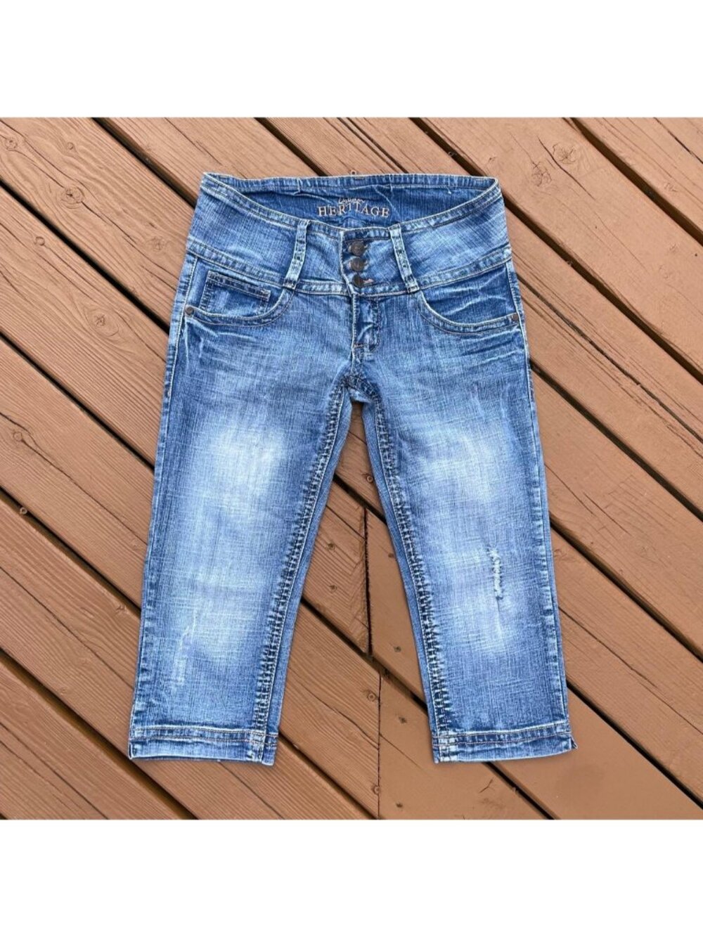 2000s low rise jean capris with embroidered back pockets